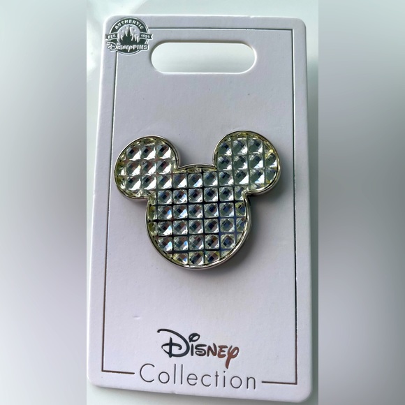 Disney Mickey Mouse Head Shaped Pin - NEW  - square like Crystals - Sparkles - Picture 1 of 4